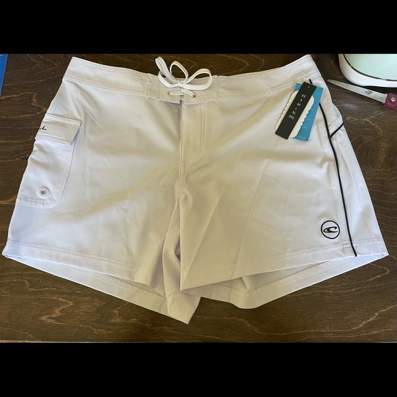 NWT Women O’Neill Boardshort - Picture 1 of 5